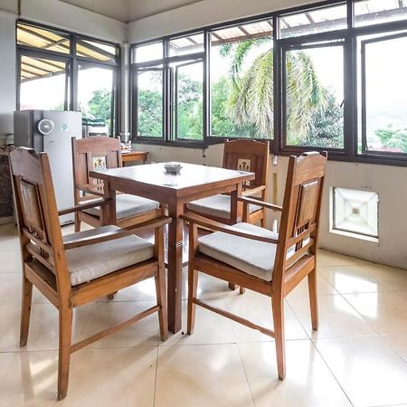 Reddoorz Plus @ Purwodadi Pasuruan Kültér fotó