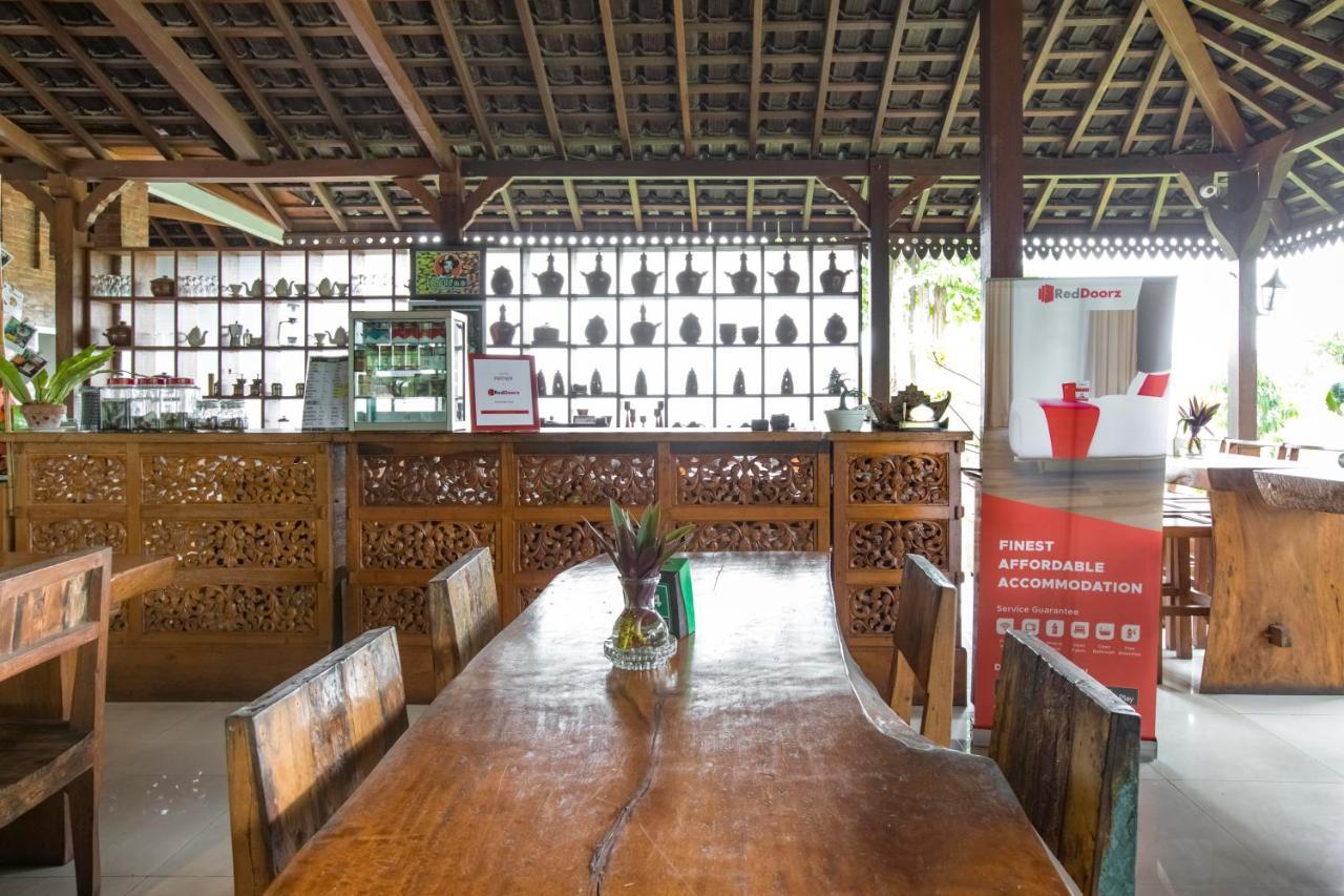 Reddoorz Plus @ Purwodadi Pasuruan Kültér fotó