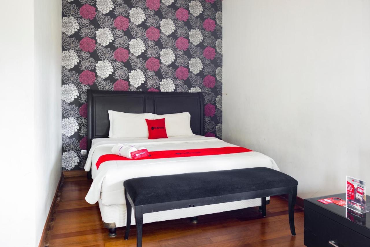 Reddoorz Plus @ Purwodadi Pasuruan Kültér fotó